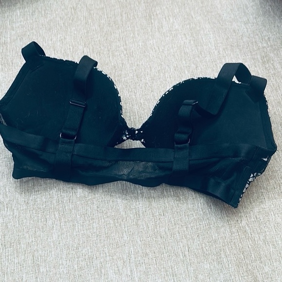NWOT Victoria’s Secret Push-Up Bra - Picture 2 of 3